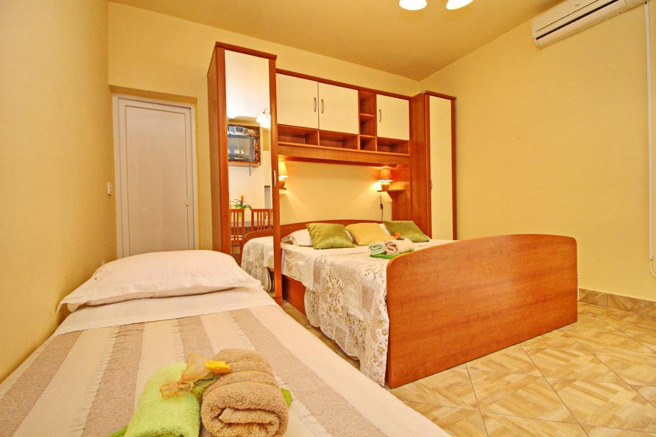 Apartments Sea Line Prigradica Exterior foto