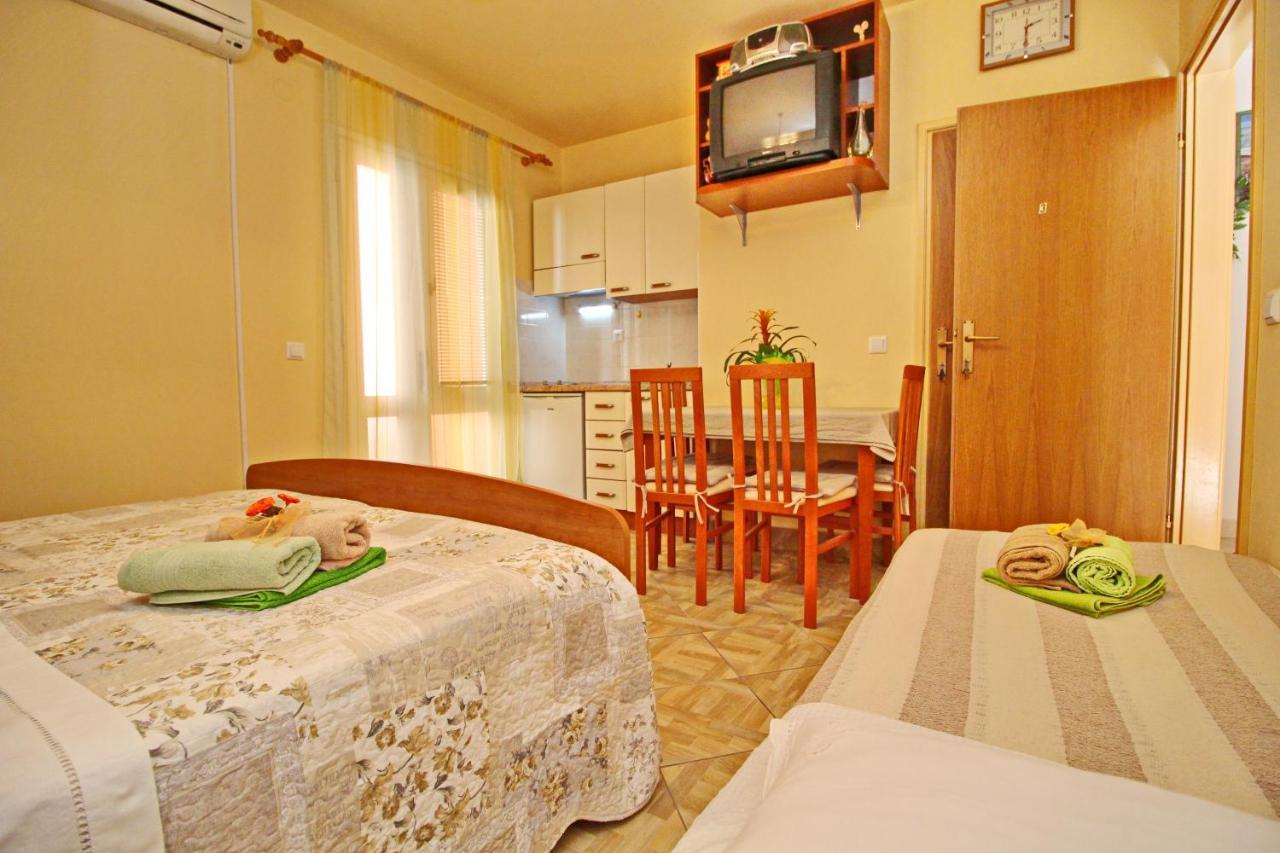 Apartments Sea Line Prigradica Exterior foto